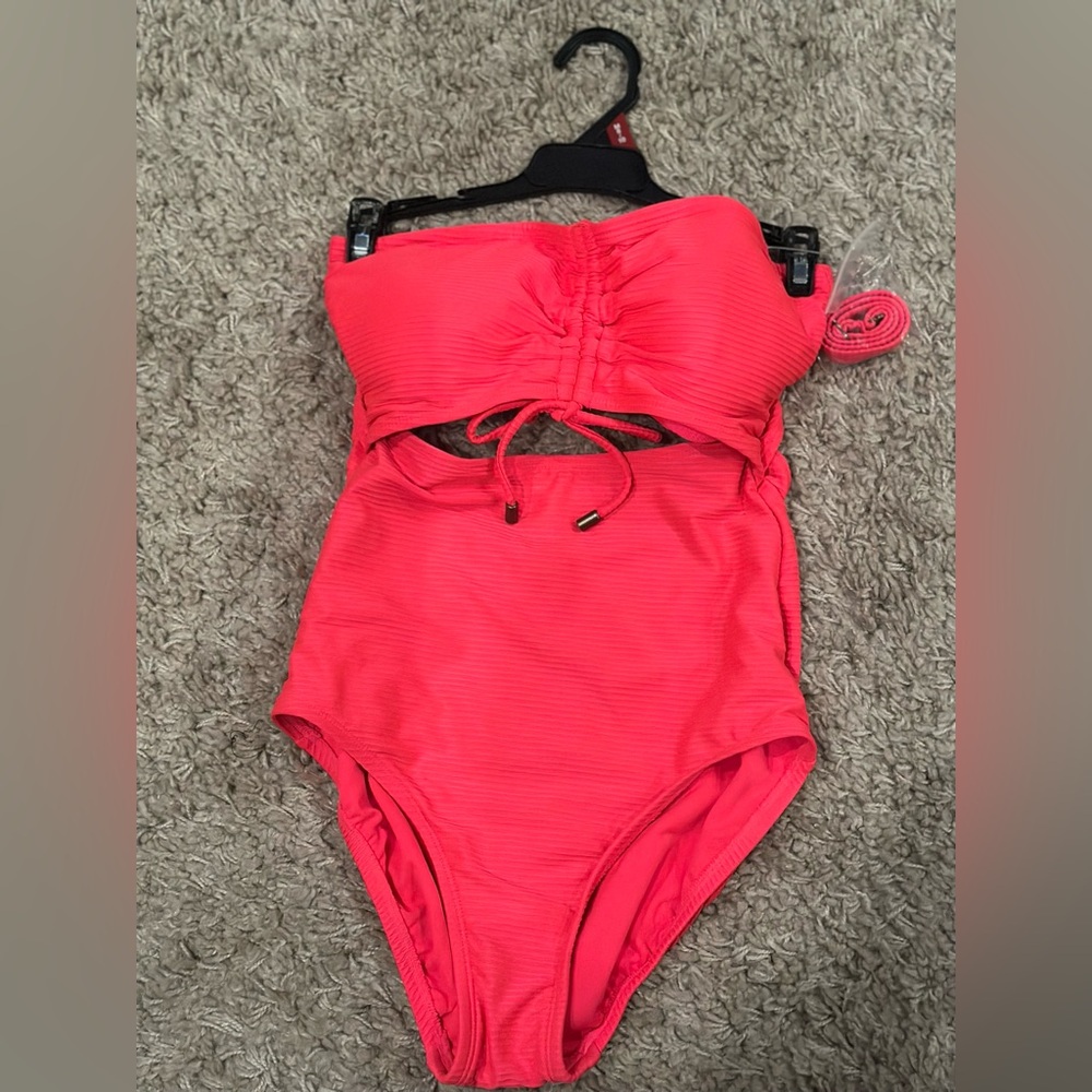 NWT Bright Coral Time and Tru Women’s Swimsuit Size M (8-10)